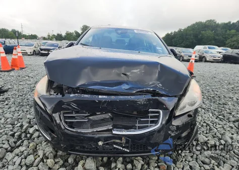 2011 Volvo S60 T6 z USA, uszkodzony, nr VIN YV1902FH6B2011151